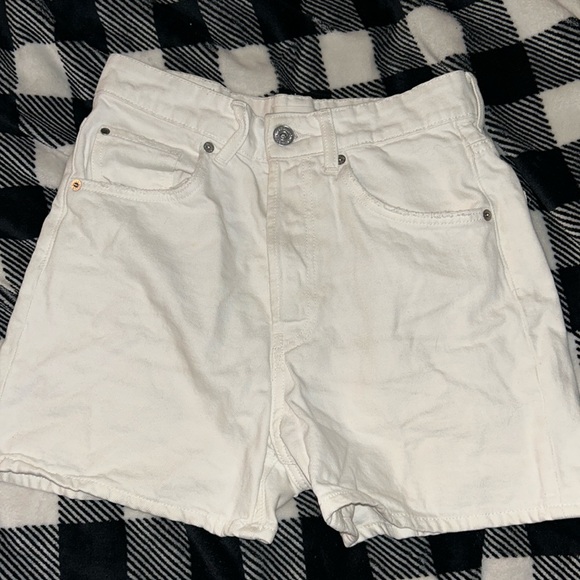shorts blanches H&M, size US 4, portées 1 fois - Picture 1 of 4